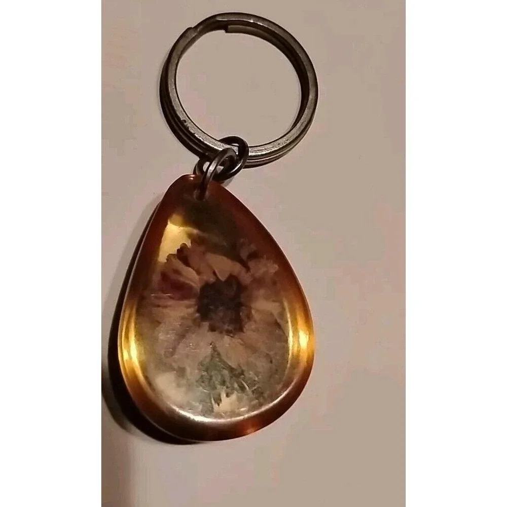 Vtg Yellow‎ Lucite Teardrop Keychain flower inlay acrylic lavender purple white